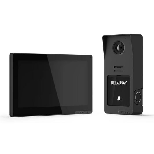 Die Türsprechanlage „Extel Digital Connect“ in Schwarz von Extel verfügt über eine Kameraeinheit, ein separates Touchscreen-Display und eine optionale WLAN-Verbindung für eine komfortable Steuerung.
