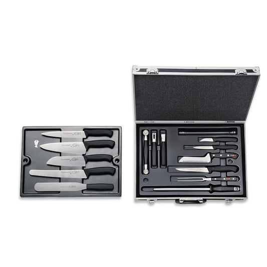 Das 14-teilige Messerset „Manhattan“ von Friedr.Dick in Schwarz enthält verschiedene Küchenutensilien, die übersichtlich in einem Etui untergebracht sind.
