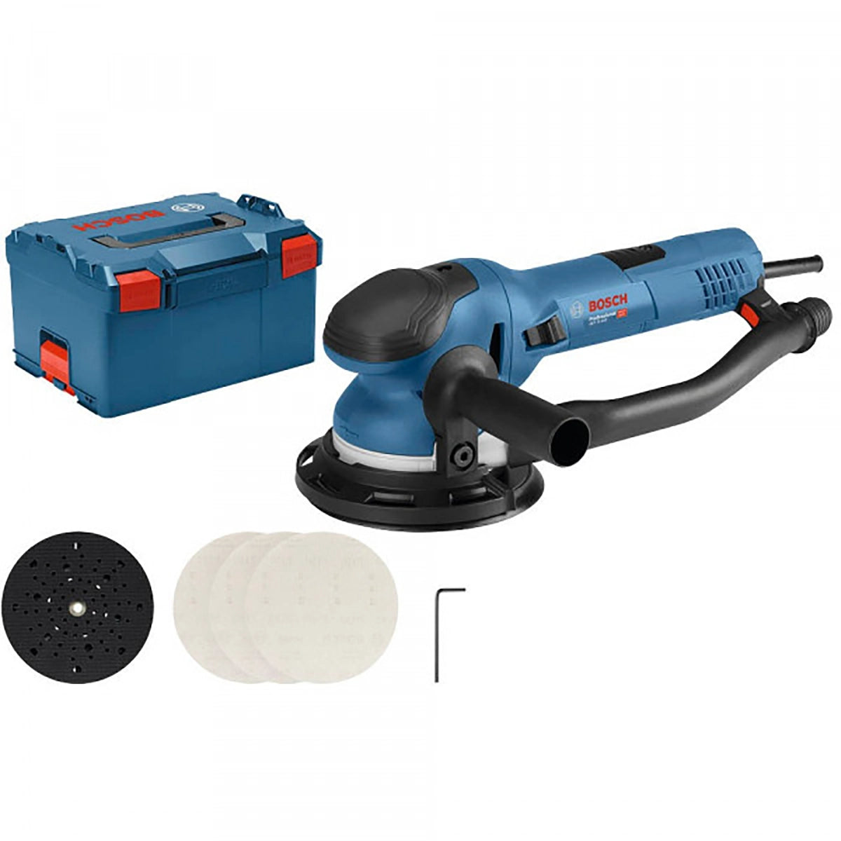 Ein Bosch GET 75-150 Professional Exzenterschleifer in Blau, mit einem Absaugschlauch, drei Schleiftellern, einem Adapterwerkzeug und einem blauen Bosch-Koffer mit roten Verschlüssen wird auf weißem Hintergrund gezeigt.