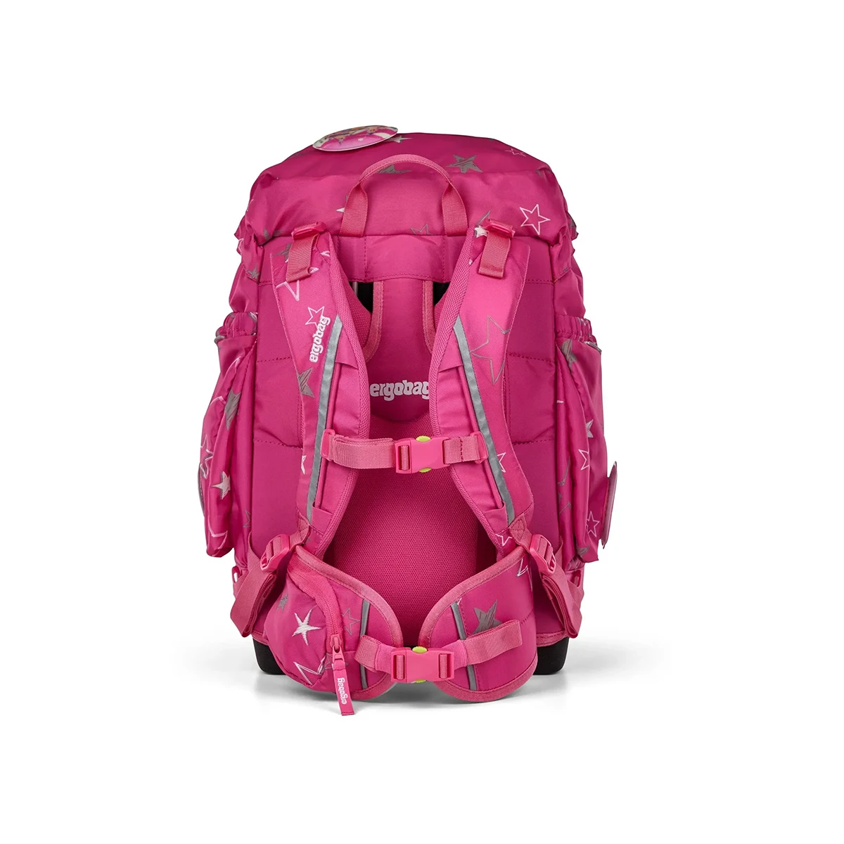 Der Satch Ergobag Maxi Schulrucksack-Set 6tlg SternzauBär besticht durch sein leuchtend pinkes Design mit Sternenmuster, mehreren Taschen und verstellbaren, gepolsterten Schulter- und Brustgurten für mehr Komfort.
