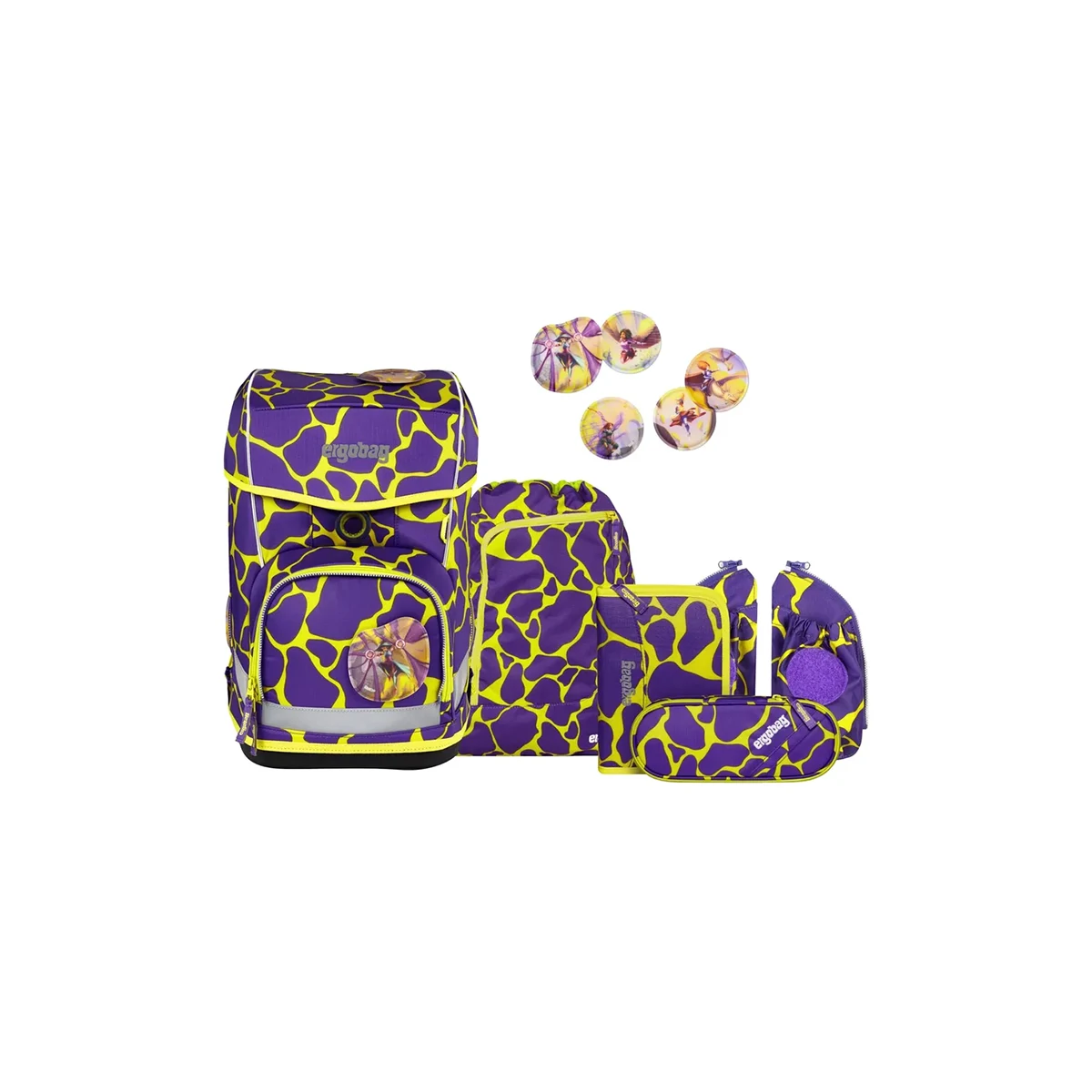 Das Cubo Light Schulranzen-Set "SuBärkraft" (6-teilig) von ergobag besticht durch einen lila-gelben Giraffen-Print, passende Accessoires, runde Pins und ein vom Cubo Light inspiriertes Feuerzeug-Design.
