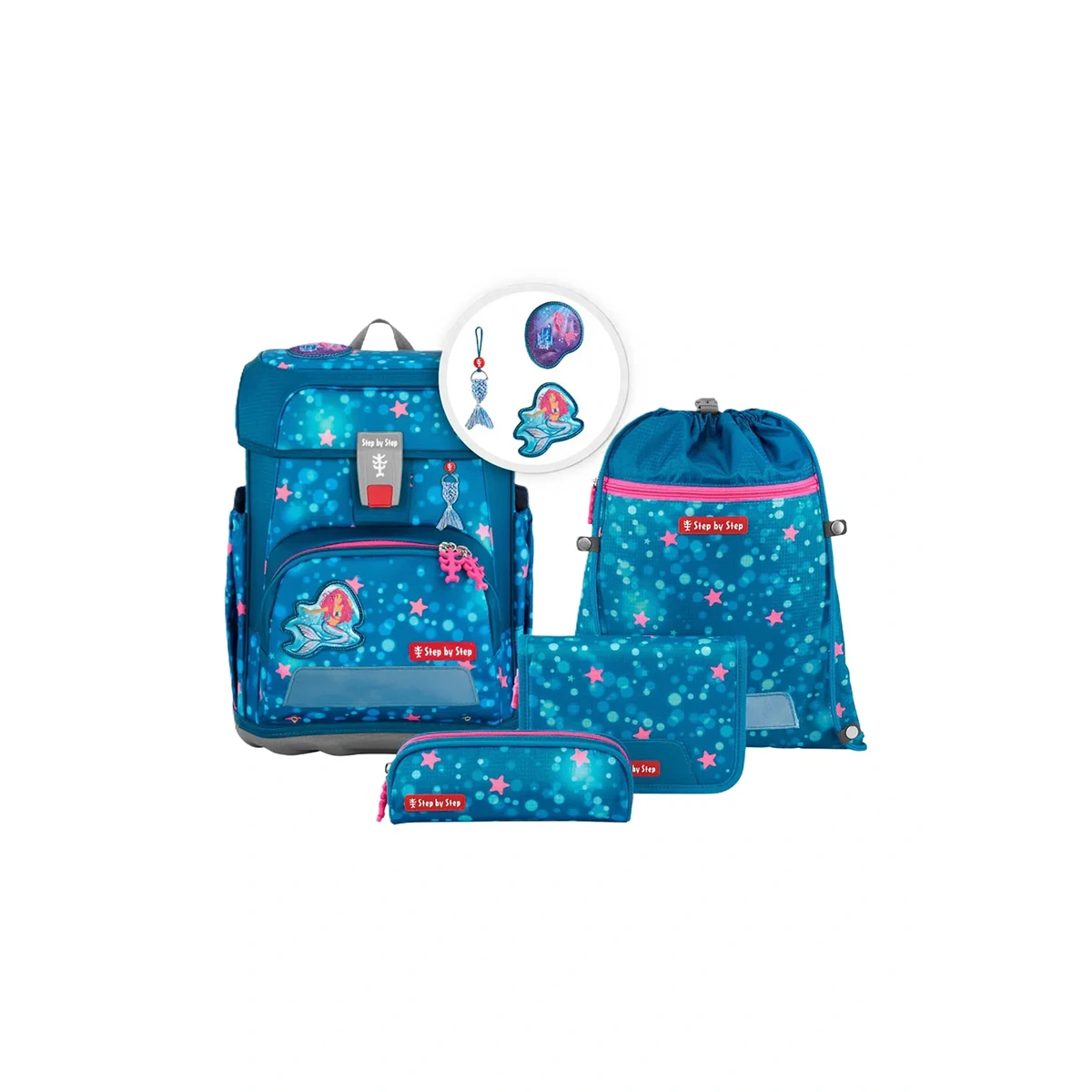 Ergonomisch und mitwachsend: Das Step by Step Cloud Schulranzen-Set "Mermaid Lola" (5-teilig) in Blau mit Stern- und Meerjungfrauenmotiven enthält Taschen, Federmäppchen und Abzeichen.