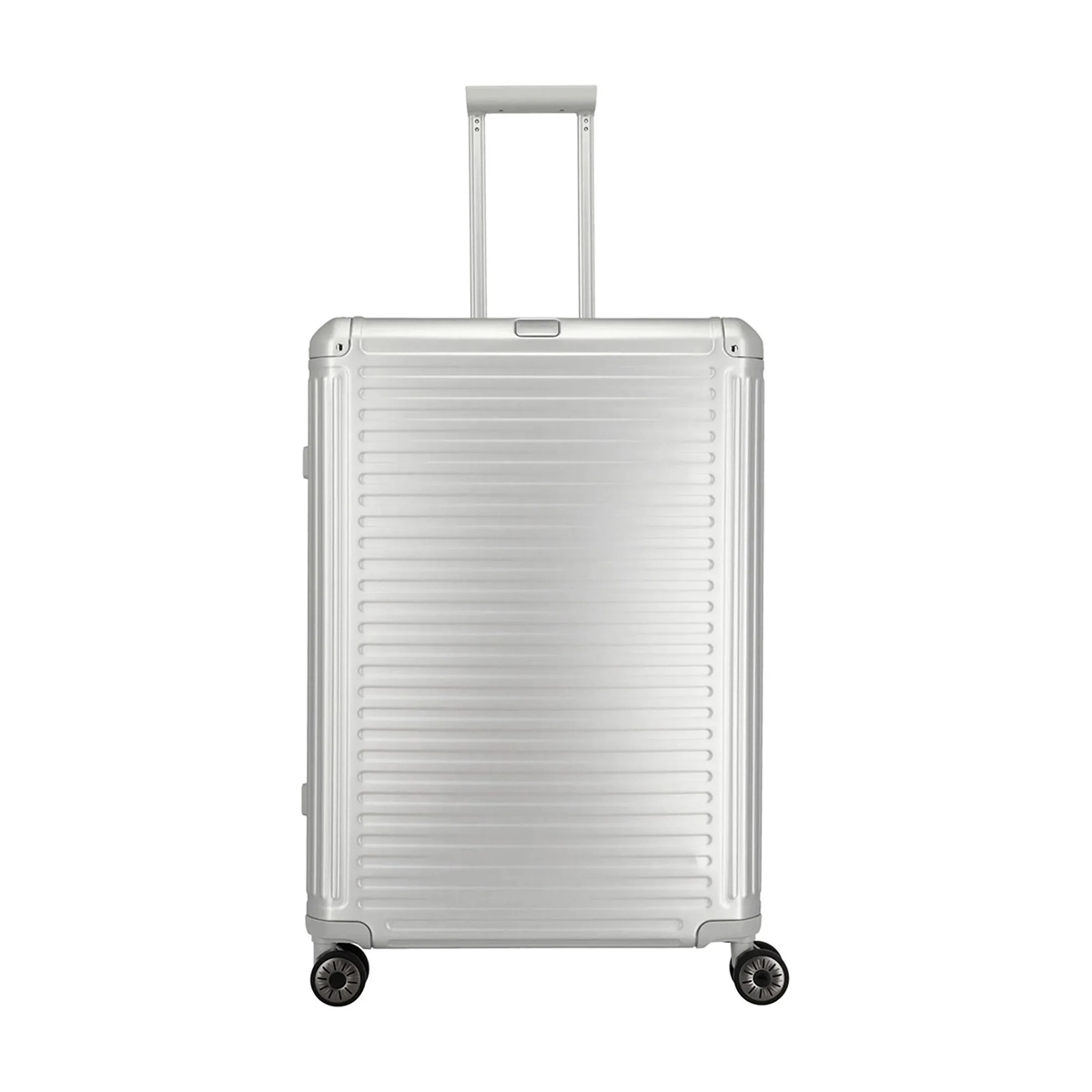 Der Travelite Next 4-Rollen-Trolley L (77 cm, Silber) von Travelite besticht durch sein elegantes silbernes Aluminiumdesign mit vier Rädern und einem verlängerten Griff, der vor einem schlichten weißen Hintergrund steht.