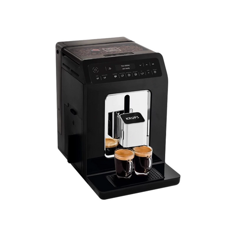 Der Krups EA8908 Evidence Kaffeevollautomat in schwarz, mit Quattro Force Technologie, brüht zwei Tassen Kaffee auf weißem Hintergrund.