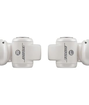 Die Samsung BOSE Ultra Open-ear Kopfhörer in Weiß, mit R und L Kennzeichnung und offenem Design, sind nebeneinander auf weißem Hintergrund abgebildet.