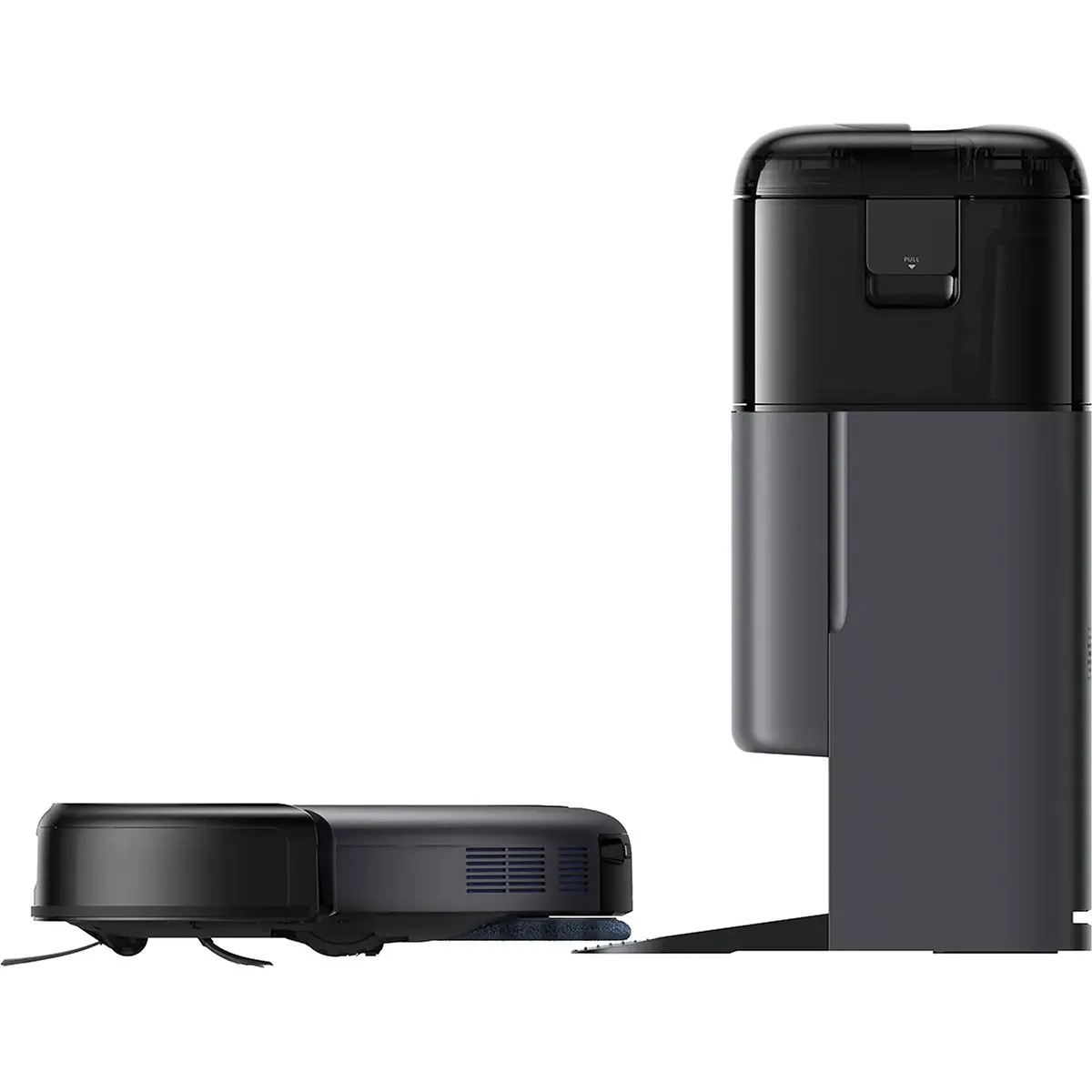 Der „eufy Omni C20 Saug- und Wischroboter – schwarz“ von eufy ist zu sehen, wie er zu seiner hohen, rechteckigen Reinigungsstation zurückkehrt; beide Geräte sind vor einem weißen Hintergrund abgebildet.