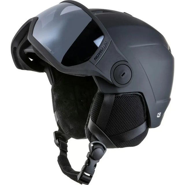 Der Salomon Pioneer LT Helm (Größe S, schwarz) bietet integriertes Visier, gepolsterte Ohrabdeckungen, Kinnriemen und leichte In-Mold-Konstruktion - idealer Skihelm von Salomon.