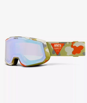 Die 100% Snowcraft Hiper Skibrille von 100% verfügt über eine reflektierende UltraHD-Doppelscheibe und ein grünes, rotes und beigefarbenes Band mit Camo-Muster für auffälligen Stil und beste Sicht auf der Piste.