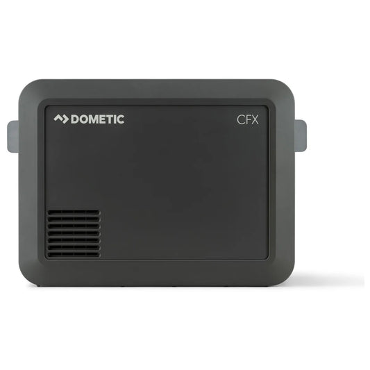 Vorderansicht der tragbaren Kühlbox „Dometic CFX5 Kompressor“ – schwarz mit Lüftungsöffnung und seitlichen Griffen von Dometic vor weißem Hintergrund.