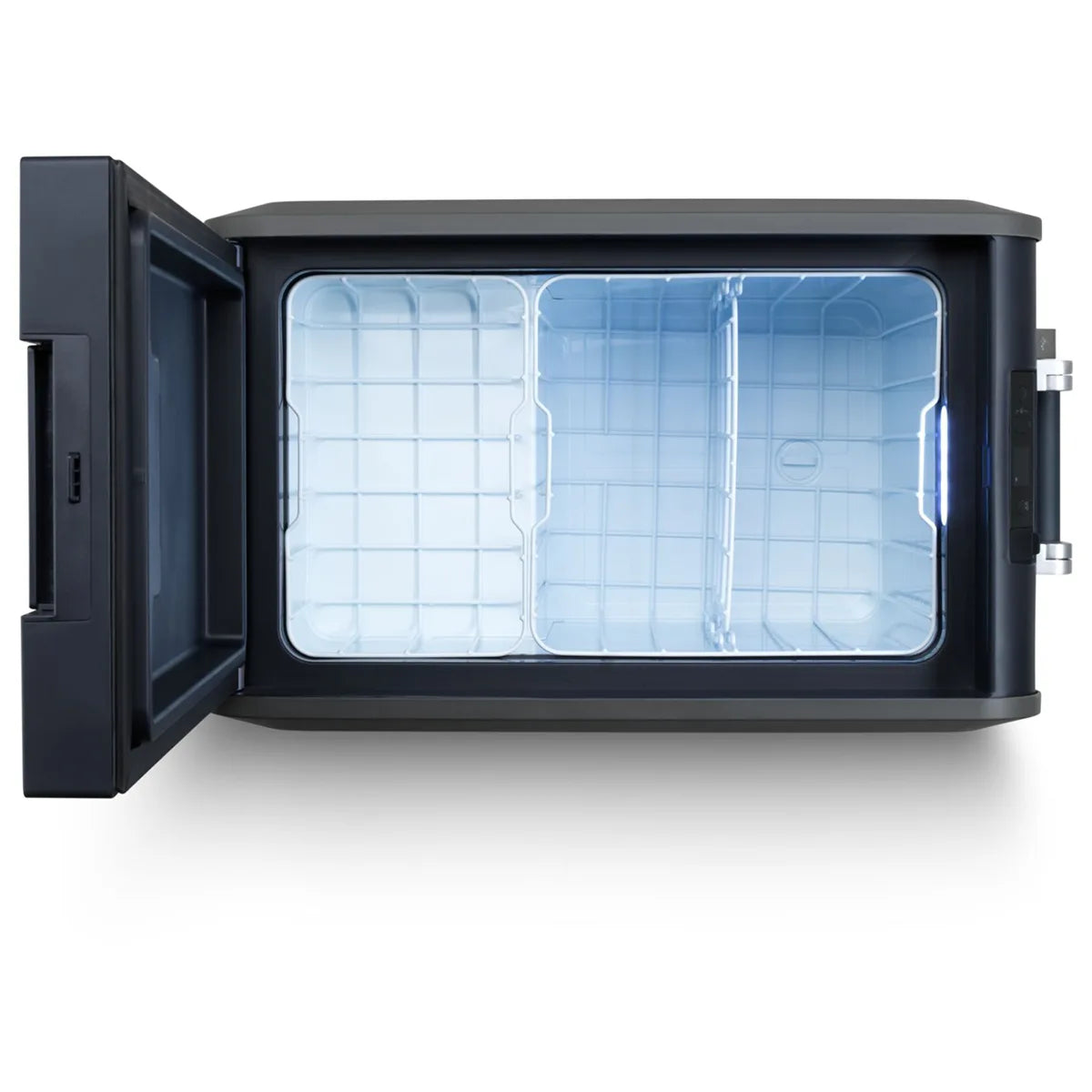 Offene Dometic CFX5 Kompressor-Kühlbox in Schwarz mit leerem, beleuchtetem Innenraum und einer nach links öffnenden, seitlich angeschlagenen Tür – ideal als moderne Camping-Kühlbox.