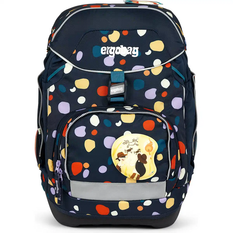 Das ergobag Ergobag Pack Schulranzen-Set "Bärnsteinhöhle" (6-tlg.) ist ein navyfarbener Schulranzen mit bunten Punkten und Cartoon-Aufnäher, ergonomisch gestaltet und nachhaltig für den täglichen Gebrauch.