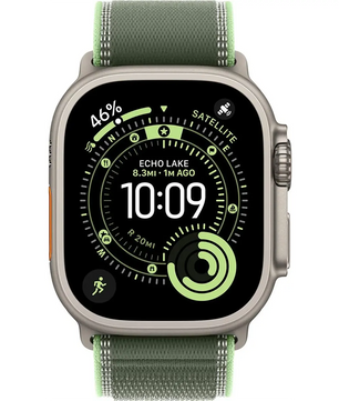 Apple Watch Ultra mit grünem Apple Trail Loop 49 mm M/L Uhrenarmband - Grün/Neon von Apple, mit Fitness- und Zeitanzeige auf dem Display.