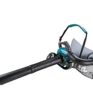 Das Makita UB003GZ XGT 40V max. Akku-Gebläse in Blau mit bürstenlosem Motor, Vakuumfunktion, Fangsack und Schultergurt ist auf weißem Hintergrund abgebildet.