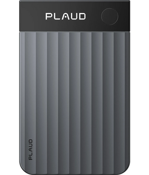 Das PLAUD Note Pro Diktiergerät in Grau von PLAUD besticht durch vertikale Rillen, eine schwarze Oberseite mit Logo und einen runden Knopf – ideal für hochwertige Sprachaufnahmen.