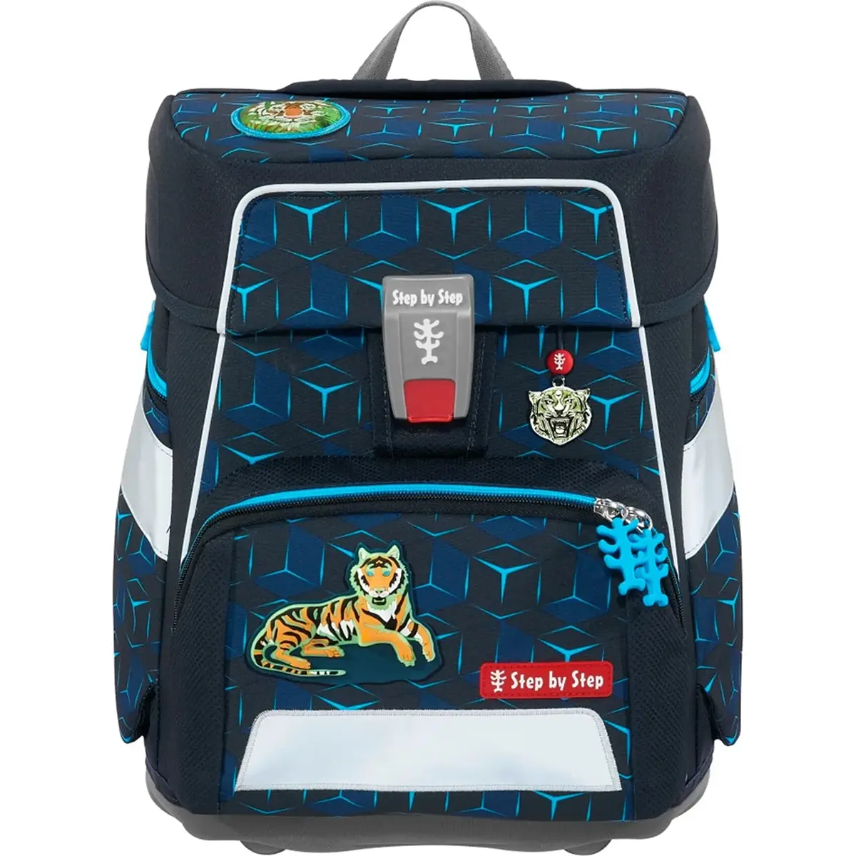 Das Step by Step SPACE Shine Schulranzen-Set "Tiger Night Kimba" (5-teilig) besteht aus einem blauen, ergonomischen 20-Liter-Schulrucksack mit geometrischen Mustern, Tiger-Patches und dem Step by Step-Logo - perfekt für Komfort und Stil.