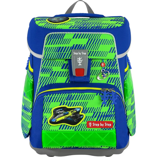 Das Step by Step SPACE Schulranzen-Set "Star Catcher" (5-teilig) ist ein blau-grüner Kinderrucksack mit Mustern, Aufnähern, viel Stauraum und einem ergonomischen Tragesystem für bequemes Tragen.