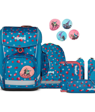 Ergonomisch und leicht: Das ergobag Cubo Light Set (2025) VoltiBär Schulranzen-Set mit passender Tasche und Einhorn-Patches von ergobag.