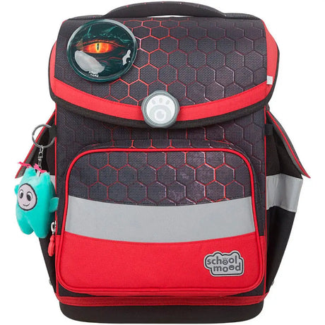 Das School-Mood Timeless Schulranzen-Set 7-teilig "Mika" zeichnet sich durch ein rot-schwarzes Sechseck-Design, einen Monsteraugen-Pin, einen türkisfarbenen Plüsch-Schlüsselanhänger und eine ergonomische Formgebung aus - ideal für Fans des Drachenmotiv-Stils.