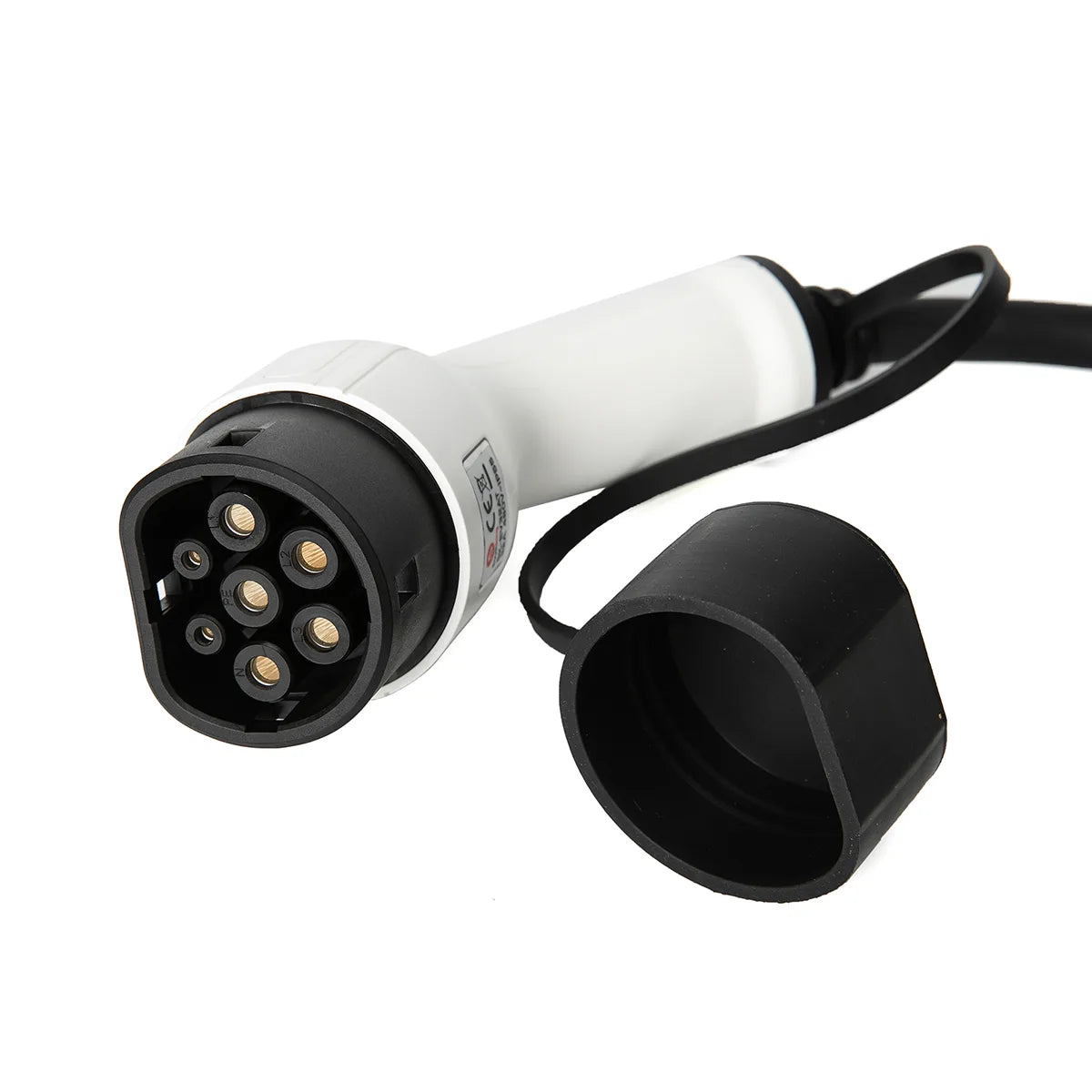 Eine Nahaufnahme des Norauto E-Ladekabels Typ 2, 32 A, dreiphasig, 22 kW, 5 Meter Ladestecker mit einer schwarzen Schutzkappe, die mit einem Kabel befestigt ist.