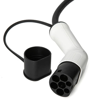 Nahaufnahme des Norauto E-Ladekabels Typ 2, 32 A, dreiphasig, 22 kW, 5 Meter für Elektrofahrzeuge, mit Ladestecker und schwarzer Kappe auf weißem Hintergrund; unterstützt das Laden mit bis zu 22 kW.