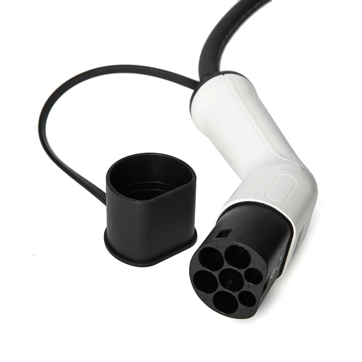 Nahaufnahme des Norauto E-Ladekabels Typ 2, 32 A, dreiphasig, 22 kW, 5 Meter für Elektrofahrzeuge, mit Ladestecker und schwarzer Kappe auf weißem Hintergrund; unterstützt das Laden mit bis zu 22 kW.