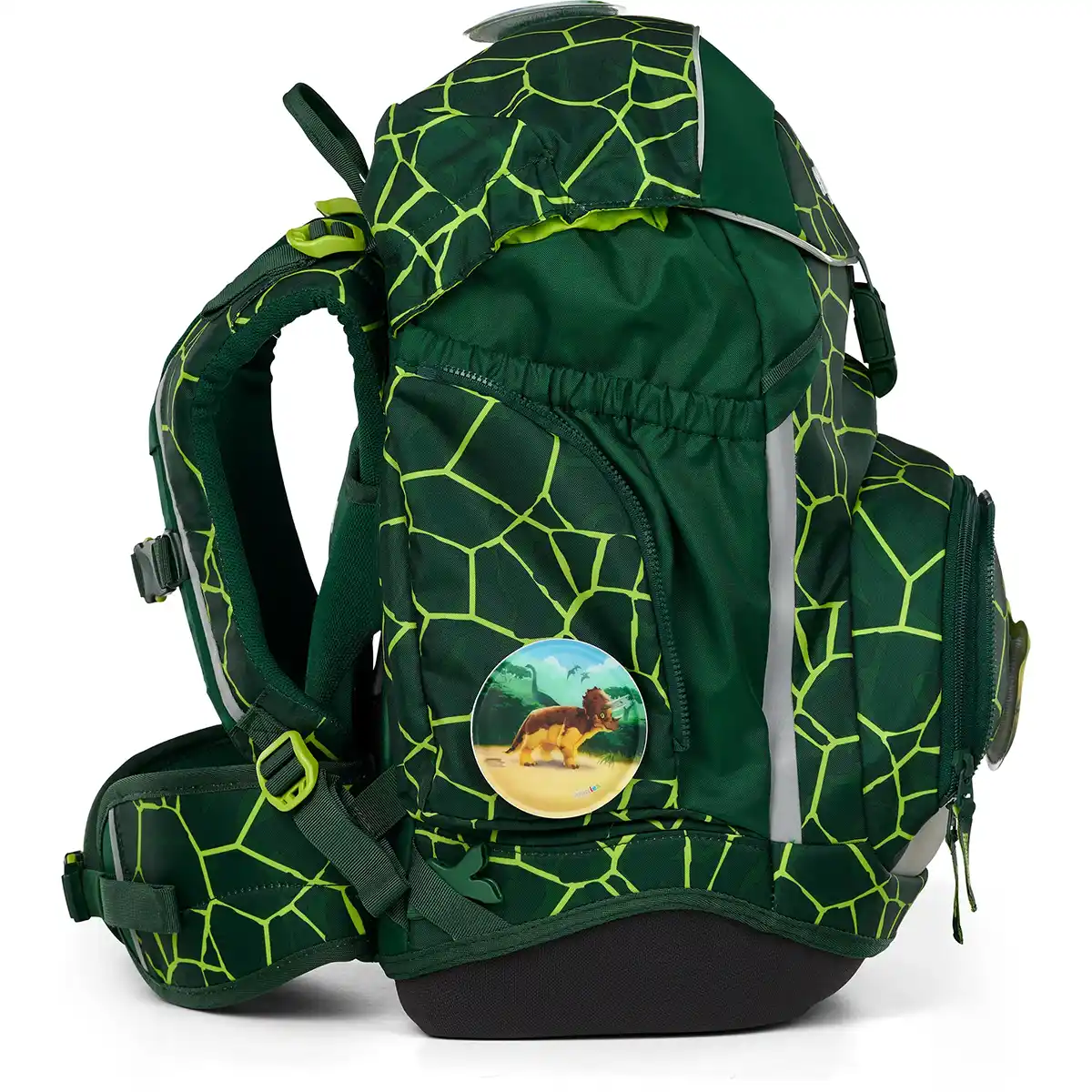 Das ergobag Pack Set (2025) BärRex von ergobag ist ein dunkelgrüner Kinder-Schulrucksack mit leuchtend gelbem geometrischem Muster, Löwenabzeichen auf der Seitentasche und einem ergonomischen Tragesystem für hohen Tragekomfort.