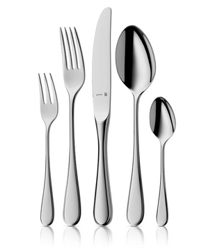 Das WMF Kent Plus Besteck-Set – silber von WMF umfasst fünf glänzende Besteckteile aus Cromargan-Edelstahl: zwei Gabeln, ein Messer, einen Esslöffel und einen Teelöffel.