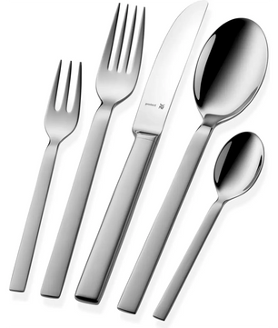 Das WMF Lyric Plus Besteck-Set – Silber umfasst fünf Teile: Dessertgabel, Tafelgabel, Messer, Suppenlöffel und Teelöffel.