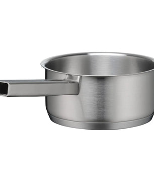 Das WMF Ultimate Cool Topfset Induktion 5-teilig von WMF besteht aus Edelstahlpfannen mit flachen Böden und eckigen Griffen - ideal für Ihre Edelstahl Kochgeschirr-Kollektion.