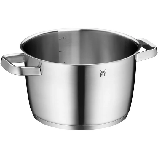 Dieser Edelstahltopf mit zwei Griffen und Maßmarkierungen im Inneren ist Teil des 5-teiligen WMF Iconic-Topf-Sets – silber, das von WMF fachmännisch aus strapazierfähigem Cromargan-Edelstahl gefertigt wurde.
