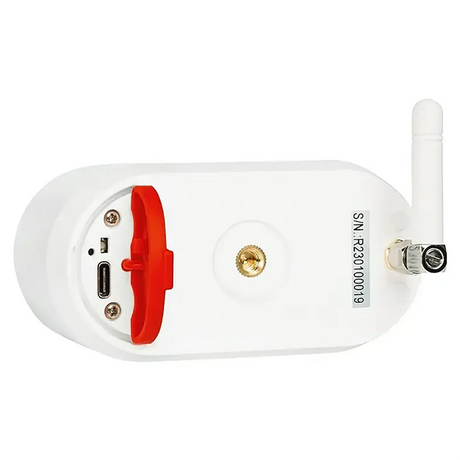 Weißes ABUS Pro PPIC91000 Akku-Kameragerät mit roter Abdeckung, Micro-USB-Anschluss, Antenne, Seriennummernaufkleber und Befestigungsöffnung – ideal als wetterfeste Überwachungskamera mit lokaler Speicherung für flexible und zuverlässige Sicherheit.