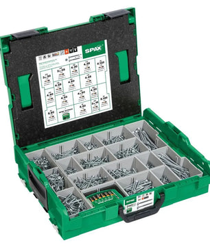 Der SPAX L-BOXX 102 A3J mit BITBOX-Sortimentskasten – grün ist ein grüner Sortimentskasten aus Kunststoff von SPAX mit Fächern für verschiedene Universalschrauben und einer Etikettenübersicht auf der Innenseite des Deckels.