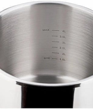 Nahaufnahme des GSW easy Click Schnellkochtopfes - silber's Edelstahlbehälter, hergestellt aus hochwertigem Edelstahl 18/8, mit innenliegenden Messmarkierungen von 1,5L (MIN) bis 4L (MAX) - perfekt für präzises Kochen.