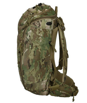 Tasmanian Tiger Modular Pack 30 Rucksack – Multicam von Tasmanian, mit gepolsterten Trägern, MOLLE-System und zahlreichen Fächern, hier von der Seite gesehen.