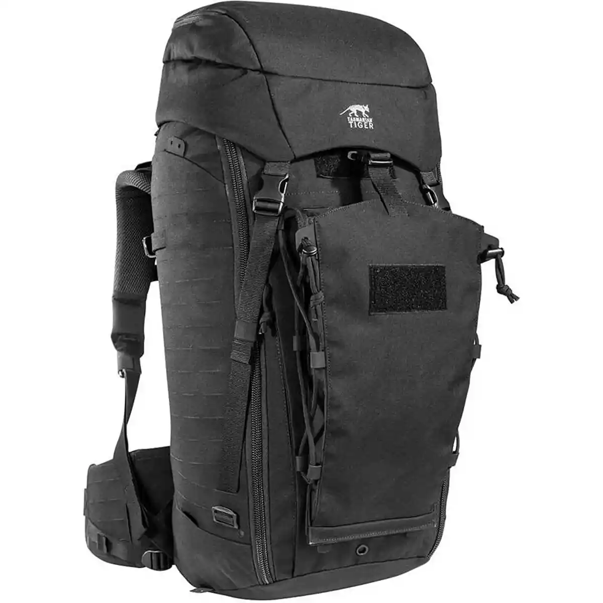 Der Rucksack „Tasmanian Tiger TT Modular Pack 45 Plus“ in Schwarz von Tasmanian verfügt über zahlreiche Taschen, Riemen, gepolsterte Schultergurte und ein MOLLE-System. Perfekt als Einsatzrucksack. Abgebildet auf weißem Hintergrund.