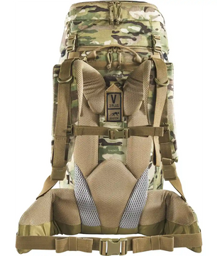 Der Rucksack „Tasmanian Tiger TT Modular Pack 45 Plus“ – Multicam, von Tasmanian, ist hier von hinten abgebildet. Er besteht aus strapazierfähigem 500-Den-Cordura und verfügt über gepolsterte Schultergurte sowie eine atmungsaktive Rückenstütze aus Mesh.