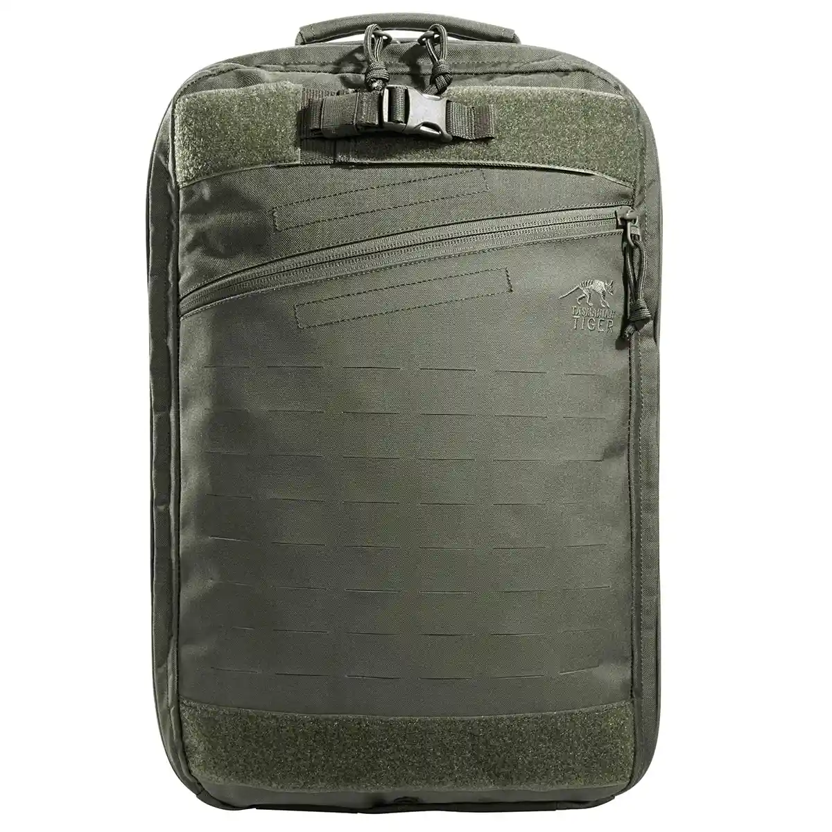 Der Rucksack „Tasmanian Tiger Medic Assault Pack L MKII IRR“ in Grün von Tasmanian verfügt über Reißverschlüsse an der Vorderseite, strukturierte Einsätze und eine Schnalle an der Oberseite – ideal als Trauma-Rucksack für den sicheren Transport von medizinischer Ausrüstung bei anspruchsvollen Einsätzen.