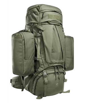 Der „Tasmanian Tiger TT Mil Ops Pack 80+24“ Einsatzrucksack in Grün verfügt über zahlreiche Fächer, Riemen und gepolsterte Schultergurte – ideal für Survival-Abenteuer oder als Einsatzrucksack auf anspruchsvollen Wanderwegen.