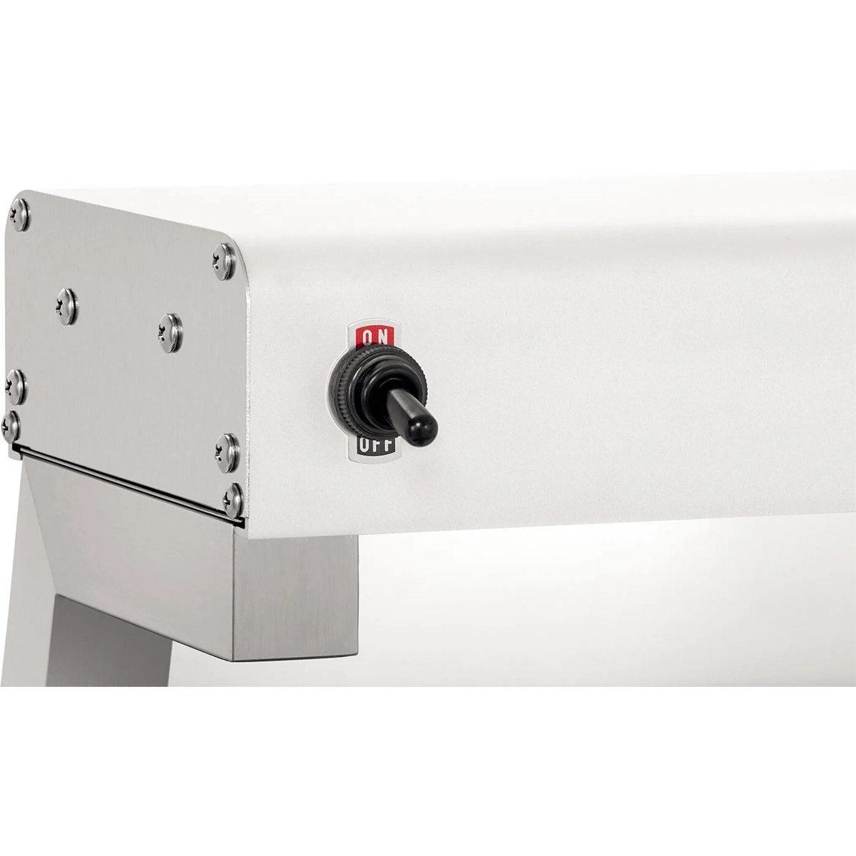 Nahaufnahme eines Kippschalters aus Metall mit der Aufschrift ON und OFF an einem weiß-silbernen Bartscher Wärmebrücke IHR650 Infrarot 0,65kW 1/1 GN-Gerät.