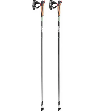 Ein Paar weiße LEKI Smart Response Trekkingstöcke mit ergonomischen Griffen und Smart Tip 2.0 Technologie, die aufrecht nebeneinander stehen.