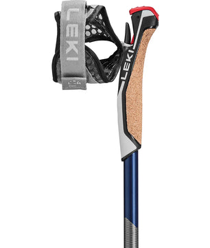 Nahaufnahme der LEKI Smart Flash Trekkingstöcke - grauer Griff, ausgestattet mit dem Nordic Shark Griffsystem mit Korkgriff und grauer Handschlaufe. Perfekt für alle, die Komfort und Leistung bei LEKI Trekkingstöcken suchen.