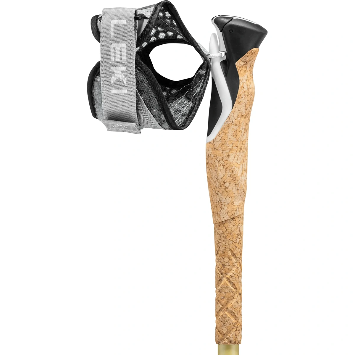 Der LEKI Cross Trail TA Trekkingstöcke - braun verfügt über einen Korkengriff mit einer verstellbaren grauen Handschlaufe mit LEKI Aufschrift und beinhaltet das Speed Lock+ System für eine einfache Einstellung.