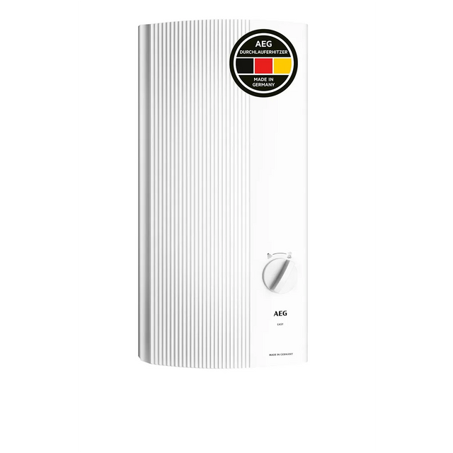 Der AEG DDLE EASY 21-kW-Durchlauferhitzer in Weiß verfügt über eine geriffelte Frontblende, einen intuitiv zu bedienenden Drehregler und einen „Made in Germany“-Aufkleber auf der Oberseite – dieser zuverlässige Warmwasser-Durchlauferhitzer von AEG verbindet nahtlos elegantes Design mit effizienter Leistung für Ihr Zuhause.