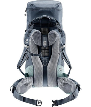 Ein blauer deuter Aircontact Lite 35+10 SL Wanderrucksack mit gepolsterten Schultergurten, Hüftgurt und belüftetem Rückenteil - ideal als leichter Trekkingrucksack für komfortable Abenteuer.