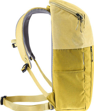 Seitenansicht des deuter UP Stockholm Rucksack - gelb von deuter, mit verstellbaren Trägern, Reißverschlusstaschen und einem eigenen 15-Zoll-Laptopfach für die sichere Aufbewahrung von Geräten.