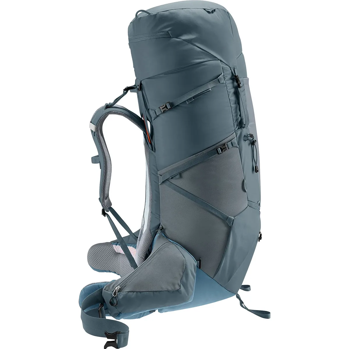 Großer grauer deuter Aircontact Core 70+10 Wanderrucksack mit mehreren Fächern, gepolsterten Trägern und Hüftgurt, in der Seitenansicht - ideal für Mehrtagestouren.