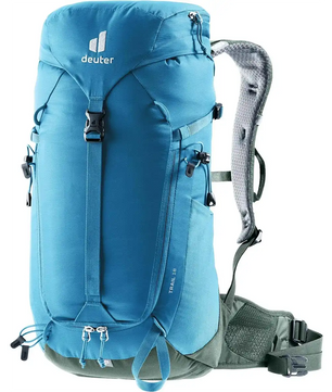 Der deuter DEUTER Trail 18 Wanderrucksack - blau verfügt über gepolsterte Schultergurte und einen Hüftgurt, hier in der Front- und Seitenansicht - ideal für Ihr nächstes Outdoor-Abenteuer.