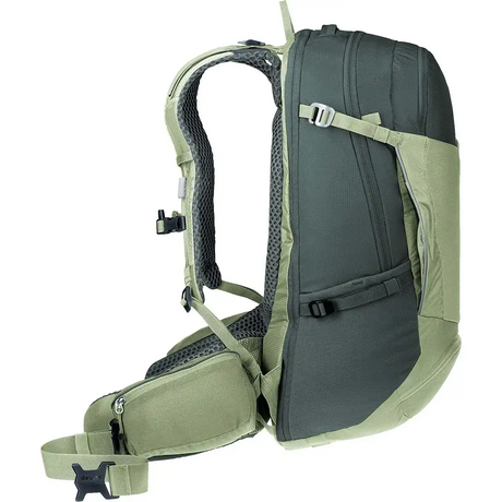 Seitenansicht des deuter DEUTER Trans Alpine Pro 28 Rucksack in grün mit gepolsterten Trägern, Hüftgurt und Netzrücken - ideal für Alpenüberquerung oder anspruchsvolle Mountainbike-Touren.