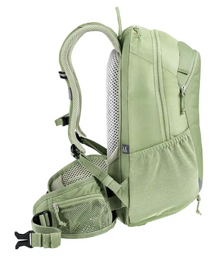 Der Deuter Deuter Superbike 16 SL Bike Rucksack - grün verfügt über gepolsterte Träger, Netzrücken mit Airstripes Rückensystem, Seitentaschen und eine Hüftgurttasche mit Reißverschluss - ideal für Fahrer, die Komfort und Funktionalität suchen.