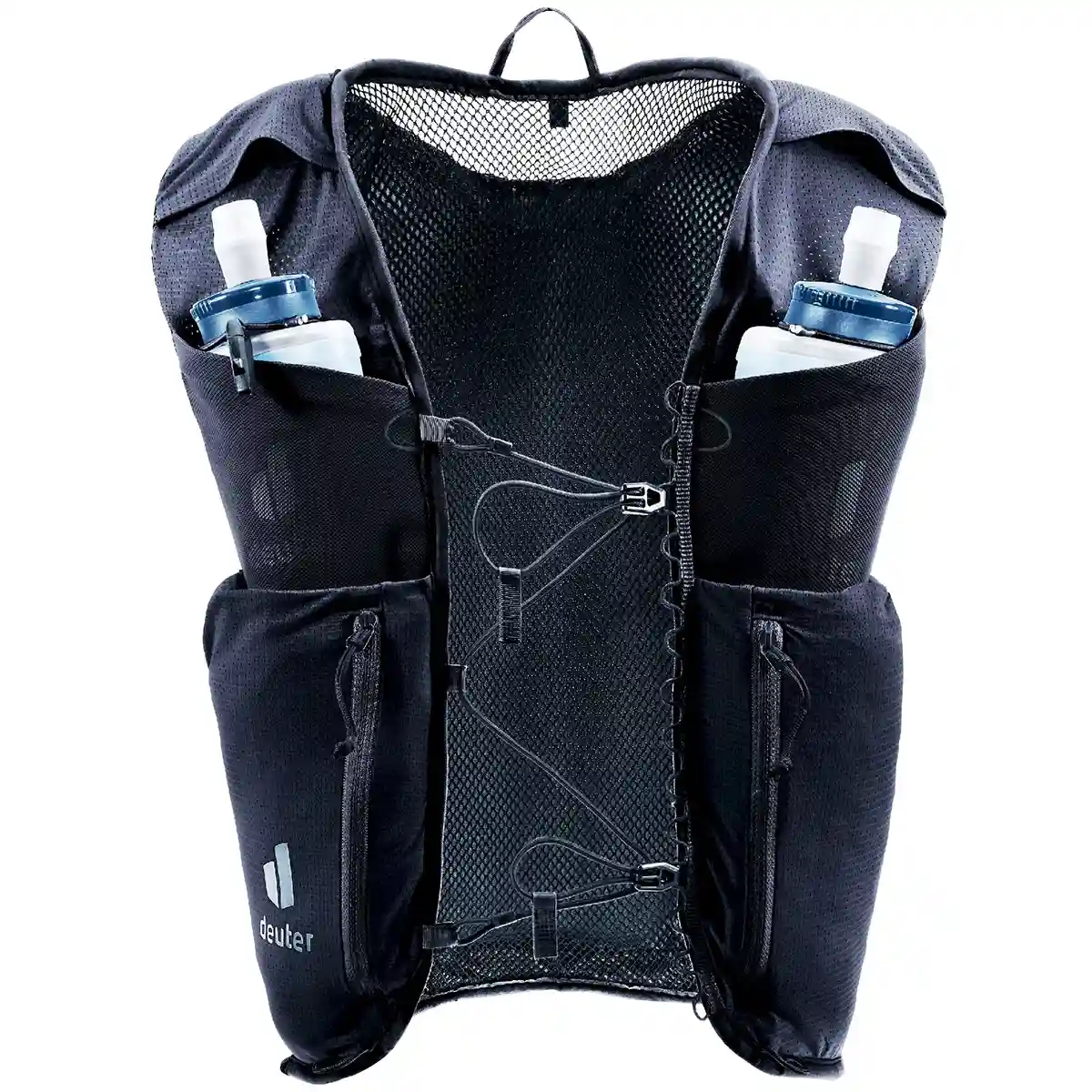 Der deuter DEUTER Traick 5 SL S Rucksack in schwarz verfügt über eine Netzfront, Reißverschlusstaschen, zwei Trinkflaschen und verstellbare Brustgurte - ideal für Trailrunning.